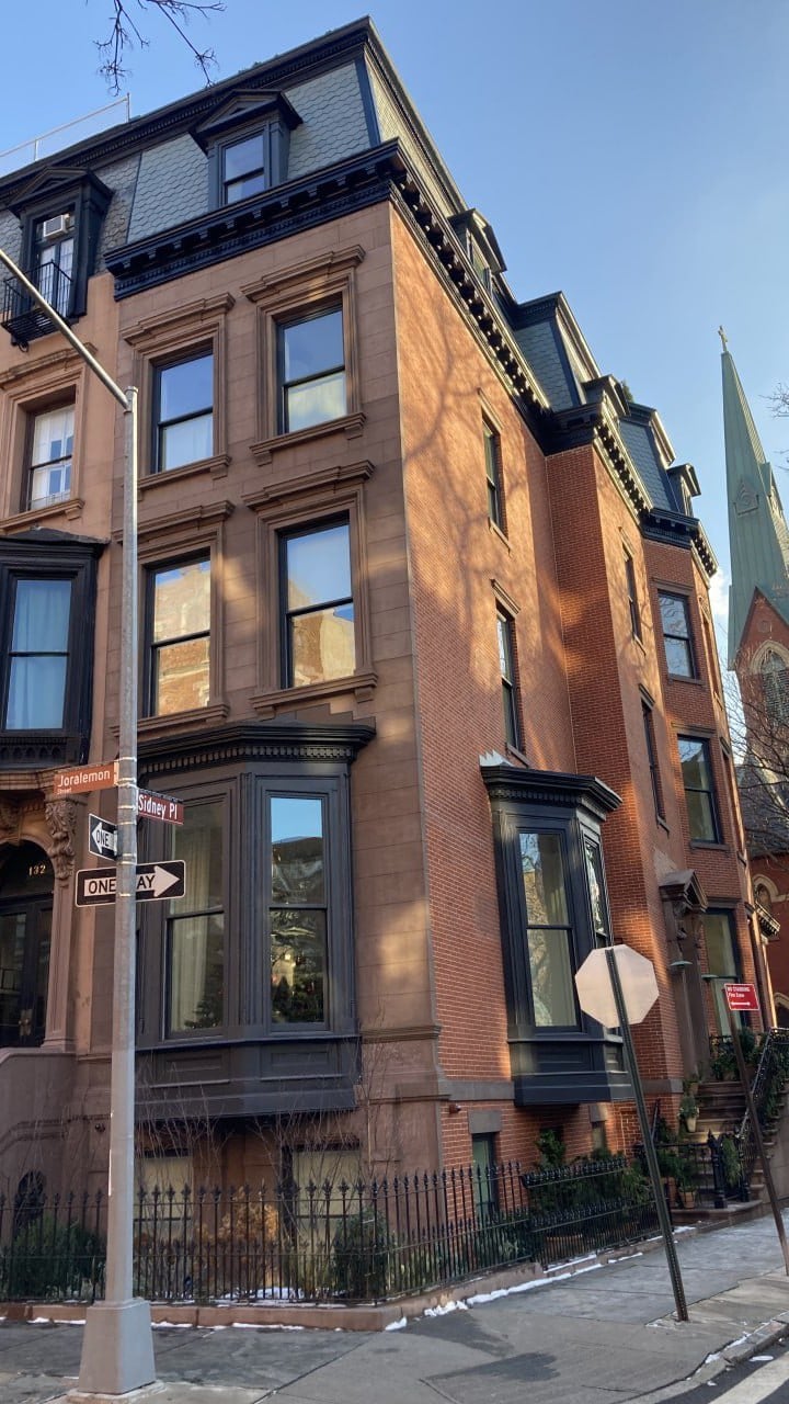 Historic New York residential facade featured by Panorama Art
